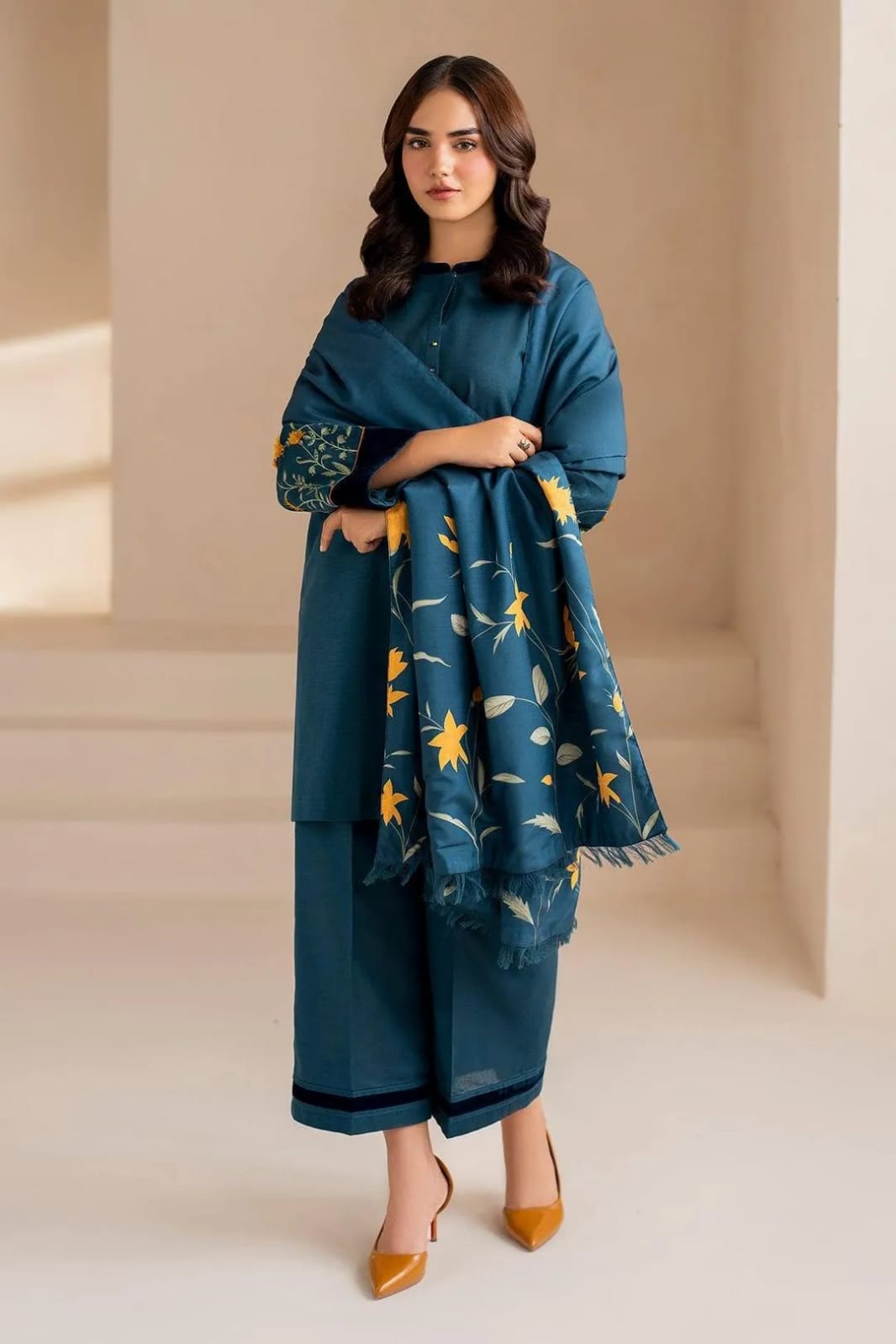 women's 3 Pc'ds unstitched embridered suit